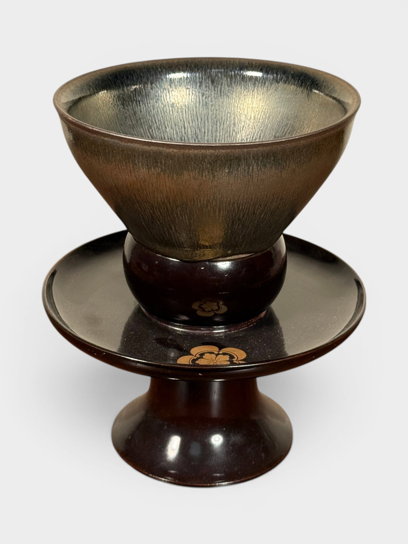 Japanese Harefurn Chawan with Lacquer Stand: Fine japanese harefurn chawan with metallic silver drip glaze, 3.5"dia 2.5"ht for the bowl, lacquer wood stsand with familly crest Shipping: We offer in-house shipping services for most small items. T