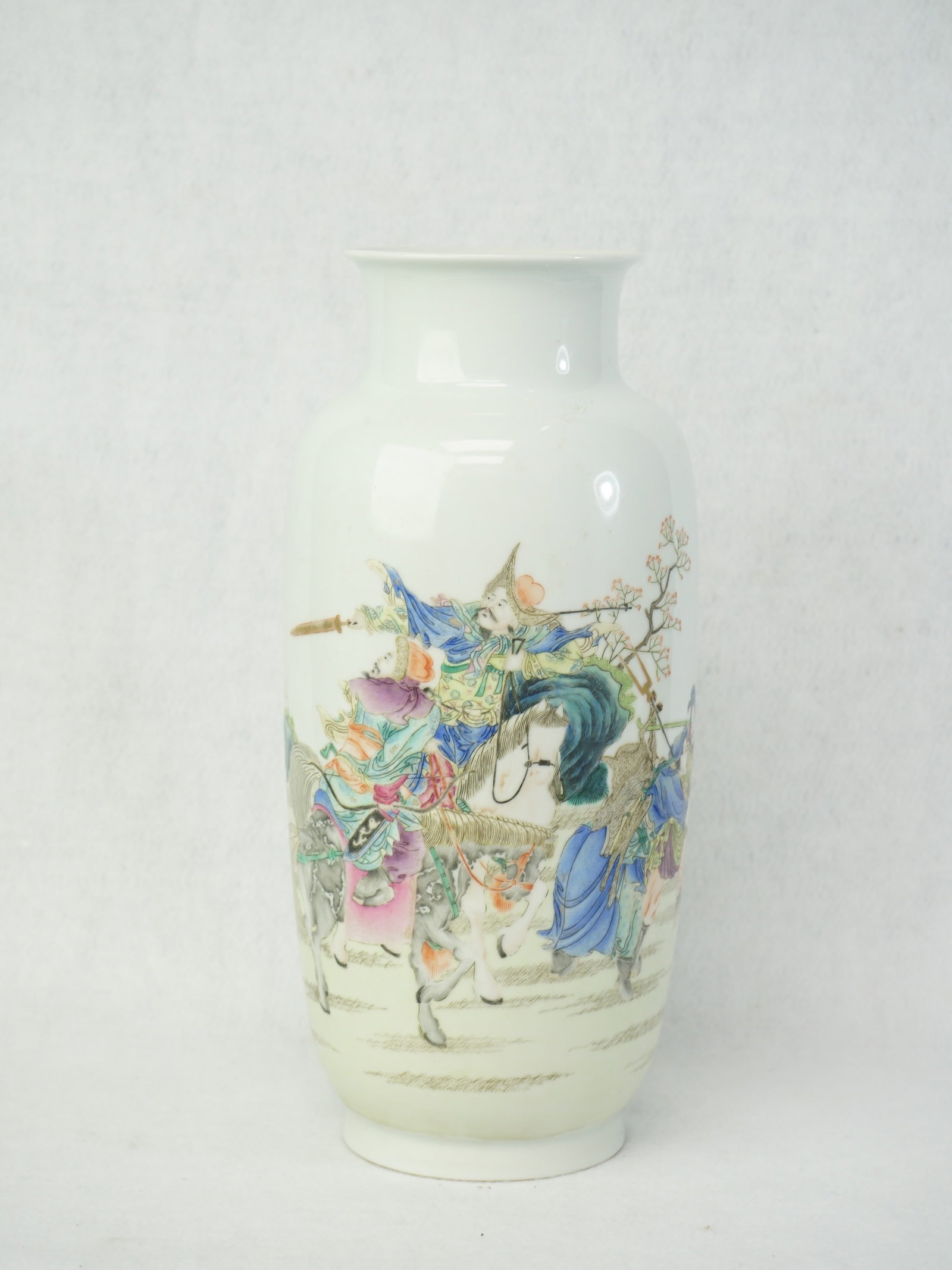 Chinese Famille Rose 'Figural' Vase with Mark (1 of 8)