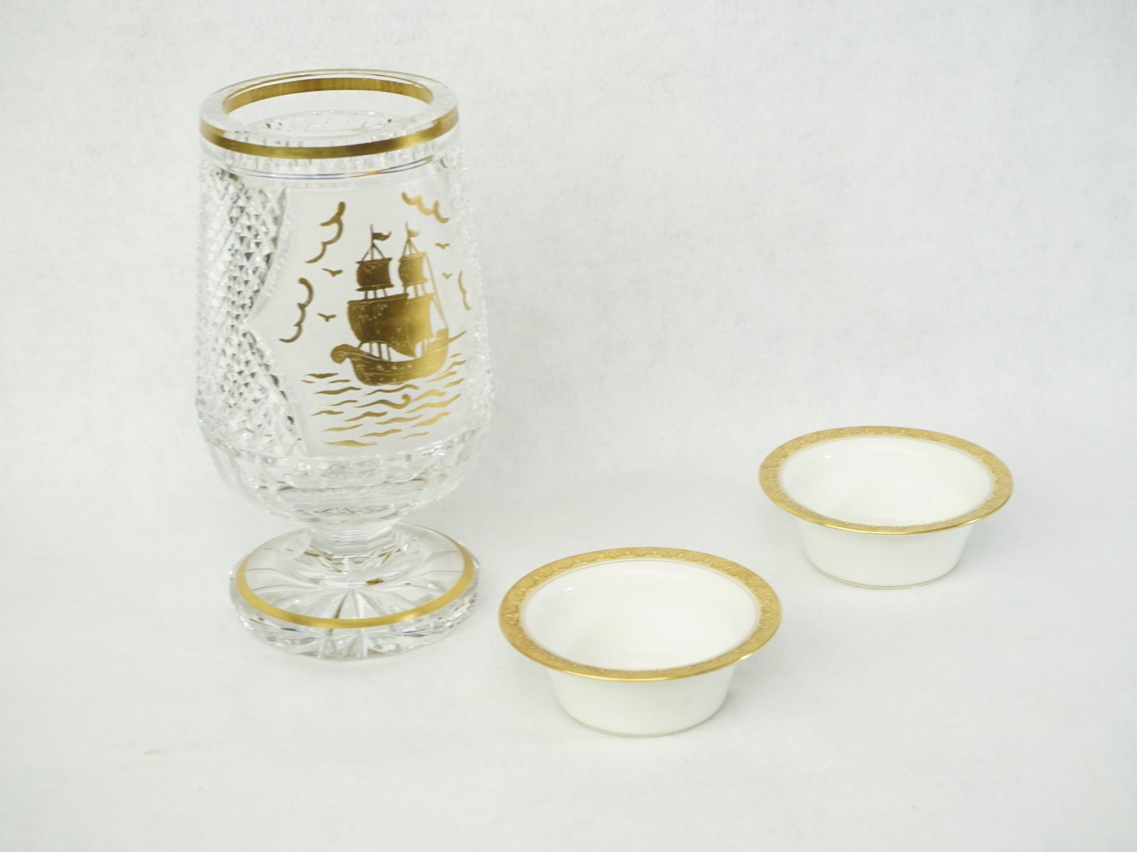 Moser Cut Crystal Engraved 'Boat' Gold Vase And Two Dishes (1 of 11)