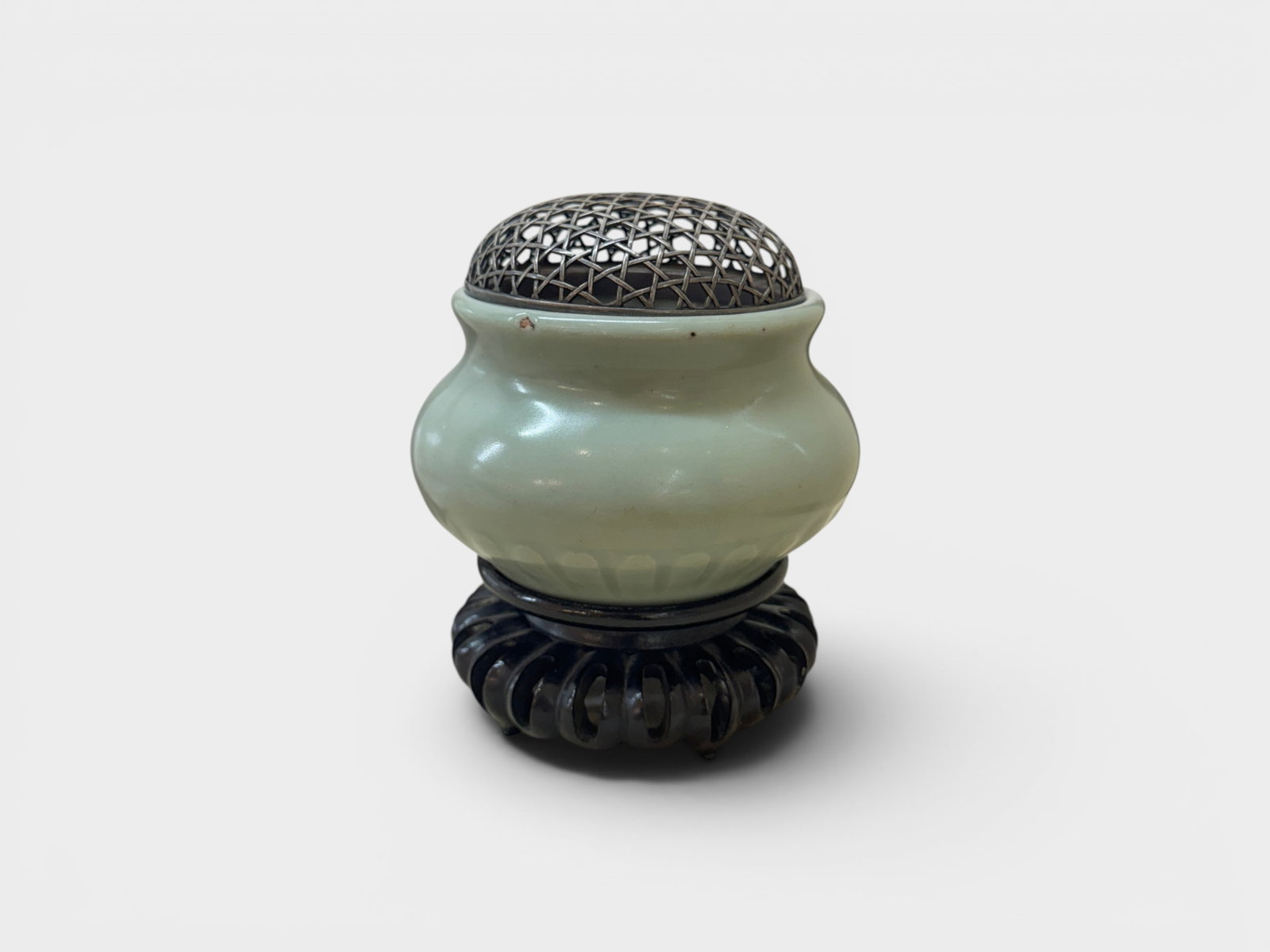 Chinese Guan Glazed Porcelain Censer with Cover (1 of 14)