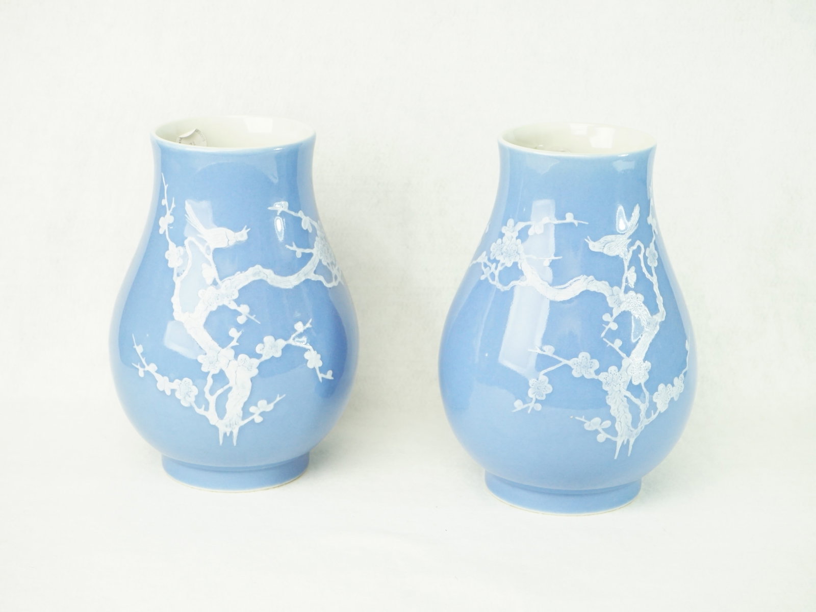 Pair of Chinese 'Magpies and Prunus' Porcelain Vases, 1950s (1 of 5)