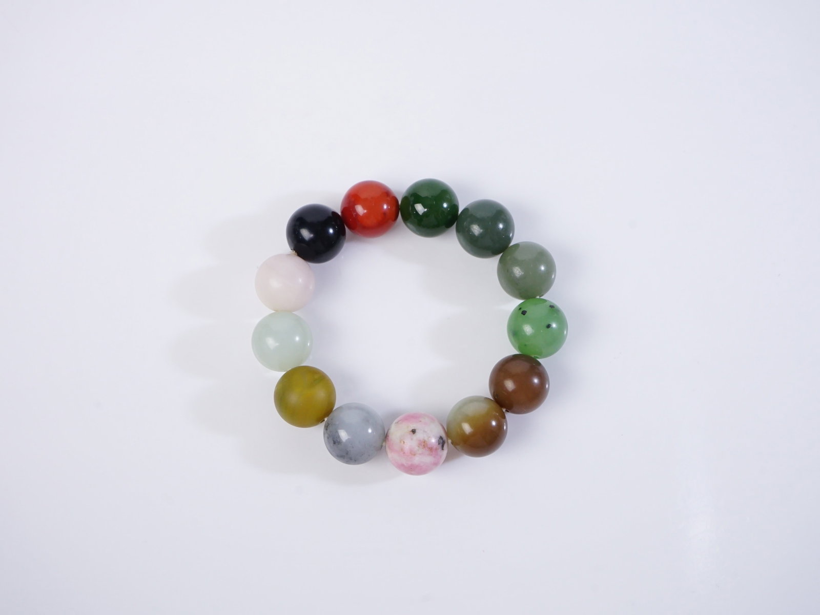 A Mixed Agate Bead Bracelet