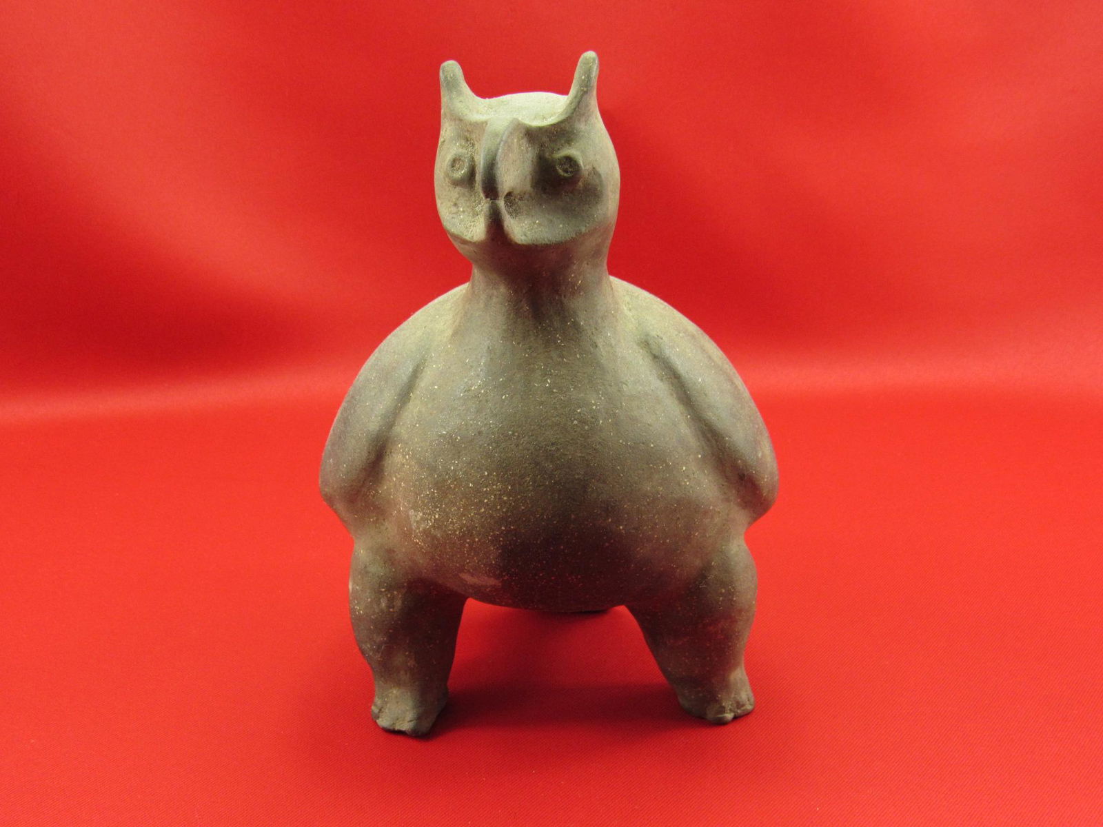 Exceptional Native American Indian Owl Effigy Pot (1 of 12)