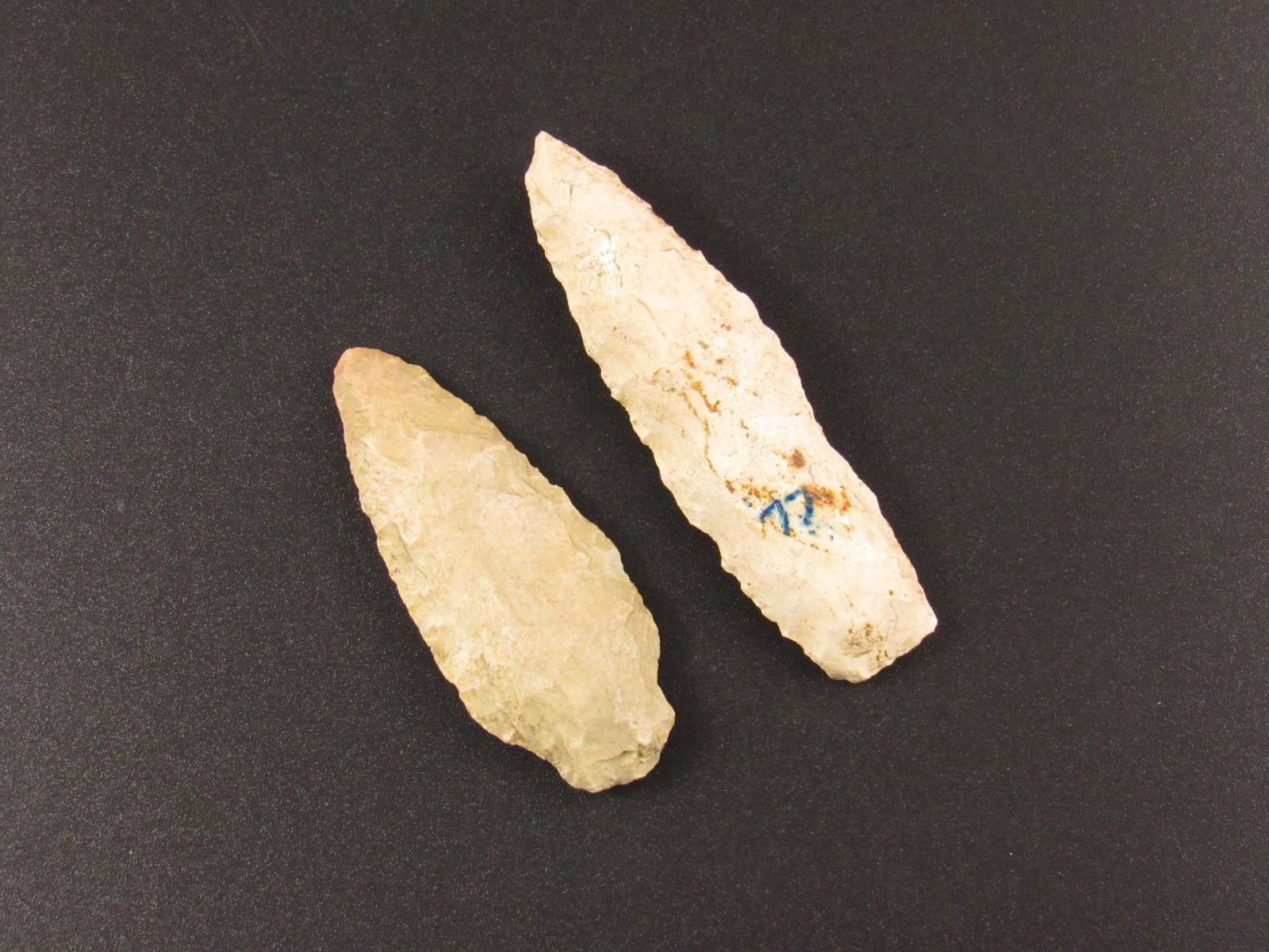 Two Prehistoric Native American Indian Flint Arrowheads (1 of 4)