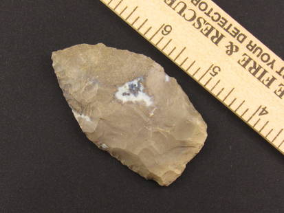 Beautiful Native American Indian Blade Arrowhead: Very nice flint Indian arrowhead or blade from an old estate in Indianapolis, Indiana.