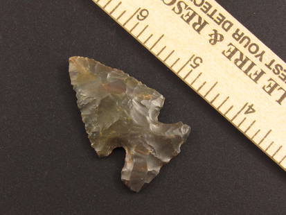 Native American Indian Notched Arrowhead: Nice flint Indian notched arrowhead from an old estate in Indianapolis, Indiana.