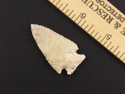 Beautiful Native American Indian Notched Arrowhead: Attractive and nice flint Indian notched arrowhead from an old estate in Indianapolis, Indiana.