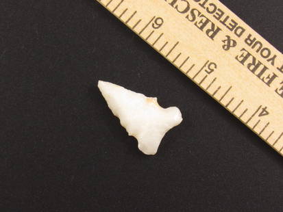 Small Native American Indian Notched Arrowhead: Attractive and small Indian notched arrowhead from an old estate in Richmond, Virginia.