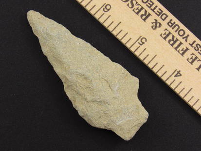 Nice Stemmed Native American Indian Arrowhead: Nice stemmed Indian arrowhead from an old estate in Richmond, Virginia.