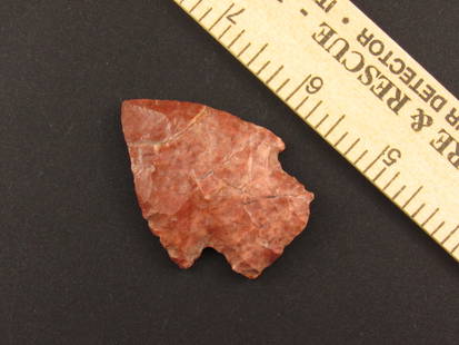 Beautiful Native American Notched Indian Flint Arrowhead: Very Nice notched Indian flint arrowhead from an old estate in Richmond, Virginia.