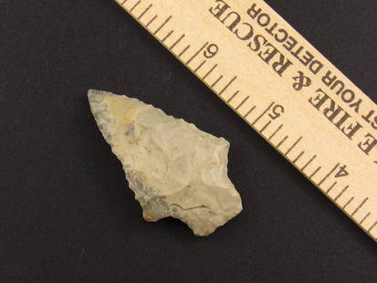 Beautiful Native American Stemmed Indian Flint Arrowhead: Very Nice stemmed Indian flint arrowhead from an old estate in Richmond, Virginia.