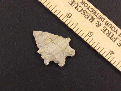 Beautiful Bifurcated Native American Indian Arrowhead: Very attractive bifurcated Indian arrowhead from an old estate in Richmond, Virginia.