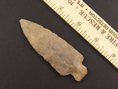 Nice Native American Indian Stemmed Flint Arrowhead: Beautiful Indian flint arrowhead from an old estate in Indianapolis, Indiana.