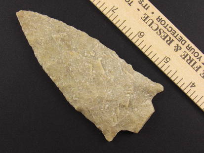 Very Nice and Large Native American Stemmed Indian Stone Arrowhead: Very Nice and Large stemmed Indian stone arrowhead from an old estate in Richmond, Virginia.