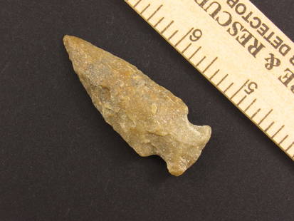 Nice Native American Notched Indian Stone Arrowhead: Very Nice Native American notched stone arrowhead from an old estate in Richmond, Virginia.