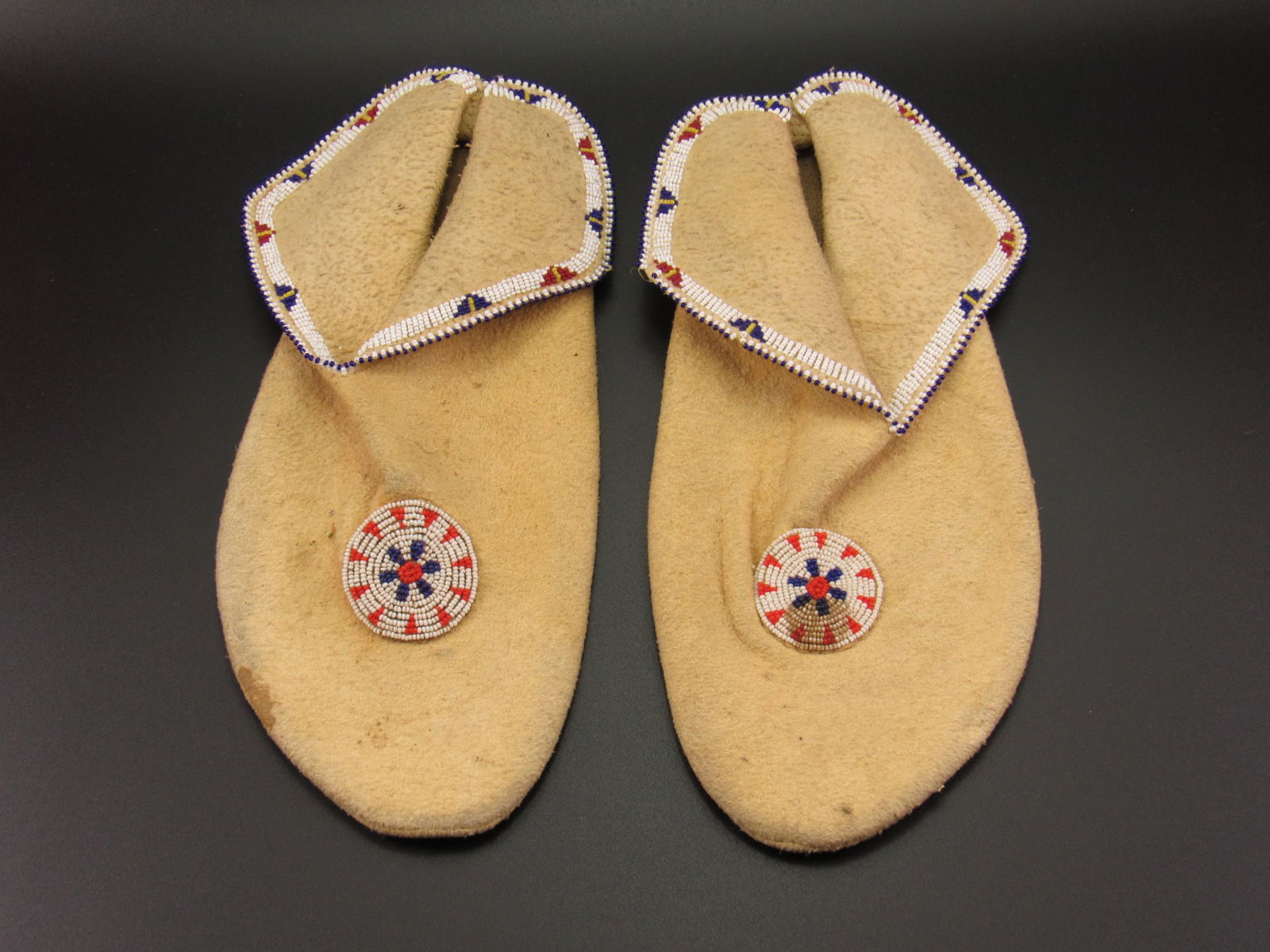 Vintage Native American Beaded Moccasins: Nice pair of vintage Native American beaded moccasins. These are from a Kentucky estate collection.