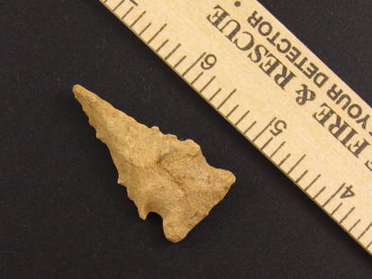 Nice Native American Notched Indian Stone Arrowhead: Very Nice Native American notched stone arrowhead from an old estate in Richmond, Virginia.