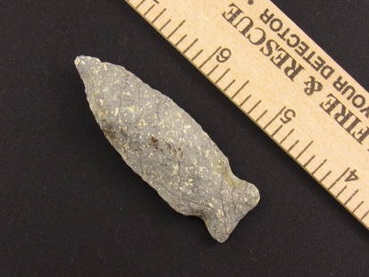 Nice Native American Stemmed Indian Stone Arrowhead: Nice Native American stone stemmed arrowhead from an old estate in Richmond, Virginia.