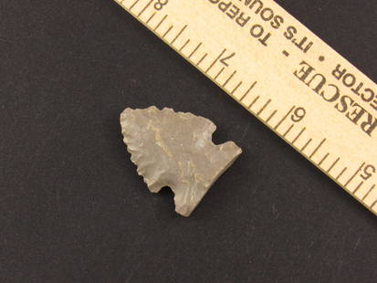 Native American Indian Notched Flint Arrowhead: Indian notched flint arrowhead from an old estate in Indianapolis, Indiana.