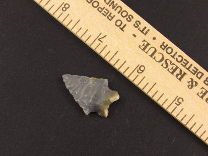 Nice Native American Indian Flint Arrowhead: Nice Indian flint arrowhead from an old estate in Indianapolis, Indiana.