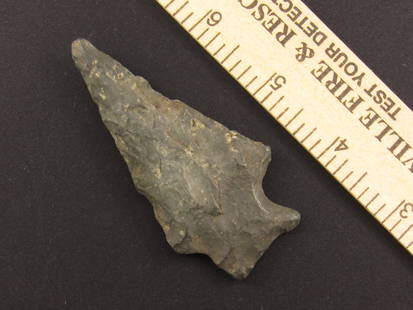 Nice Stemmed Native American Indian Flint Arrowhead: Nice stemmed Indian flint arrowhead from an old estate in Indianapolis, Indiana.