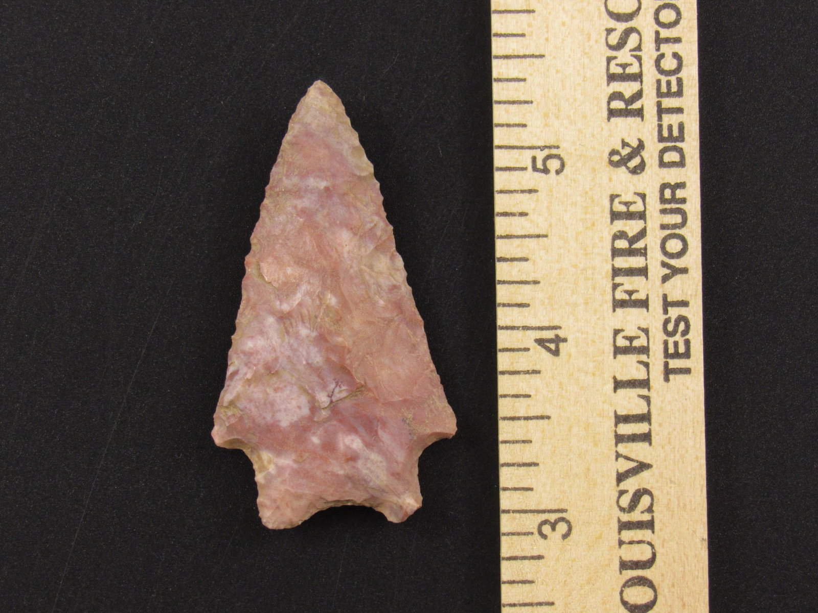 Very Nice and Colorful Native American Indian Arrowhead: Attractive and colorful Indian flint arrowhead. Ex B. Bowles collection.