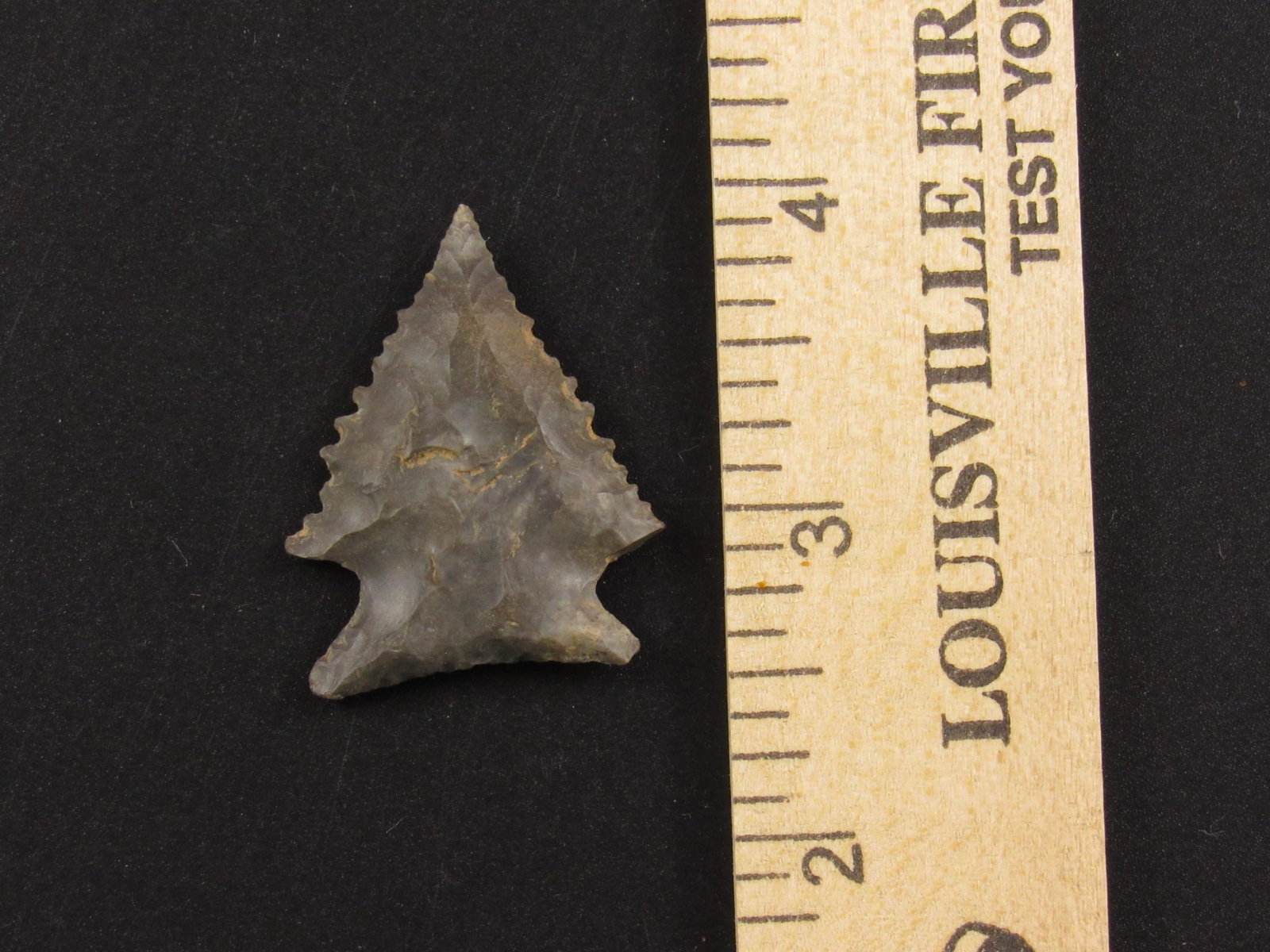 Very Nice Prehistoric Notched Indian Flint Arrowhead (1 of 3)