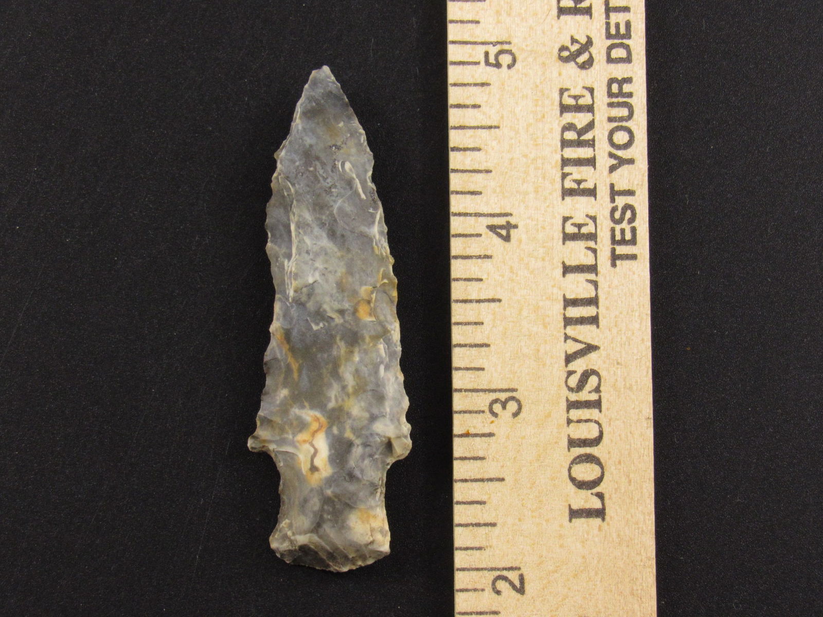 Very Nice Prehistoric Indian Stemmed Flint Arrowhead (1 of 3)