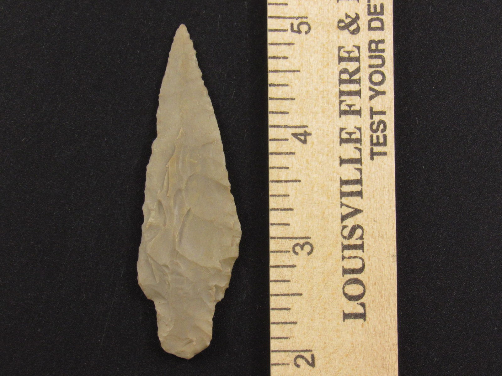 Very Nice Prehistoric Indian Stemmed Flint Arrowhead (1 of 3)