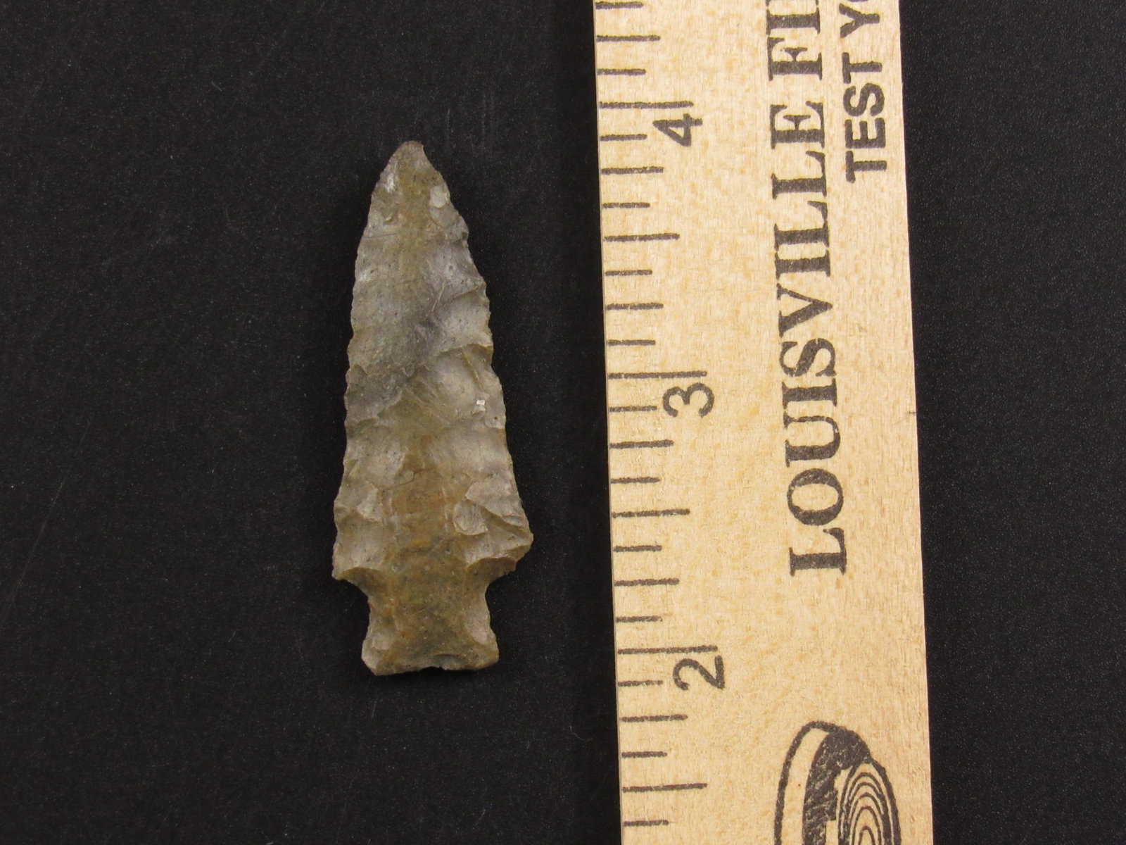 Very Nice Prehistoric Native American Flint Arrowhead (1 of 3)