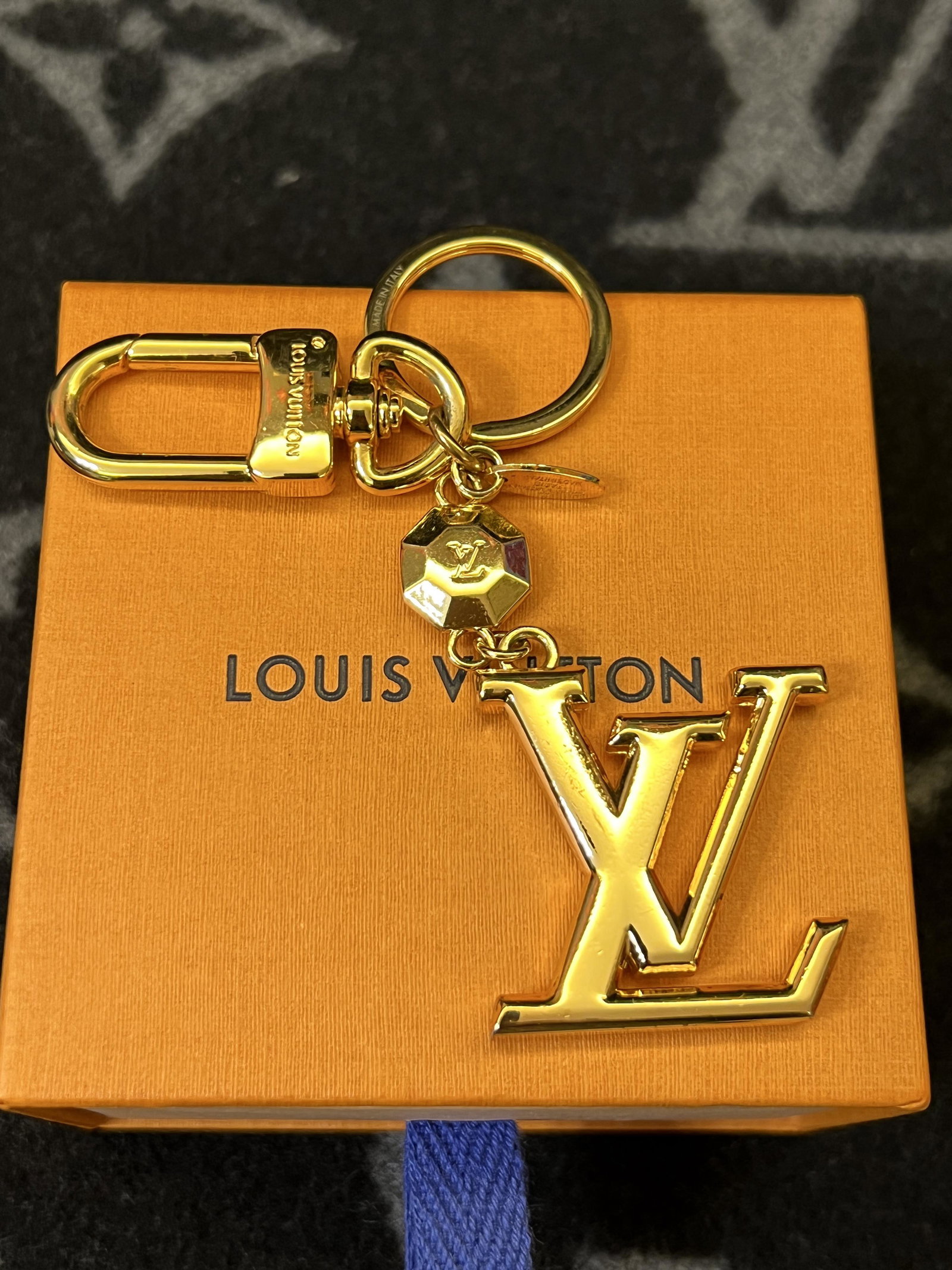Louis Vuitton Authentic Key Holder (1 of 2)