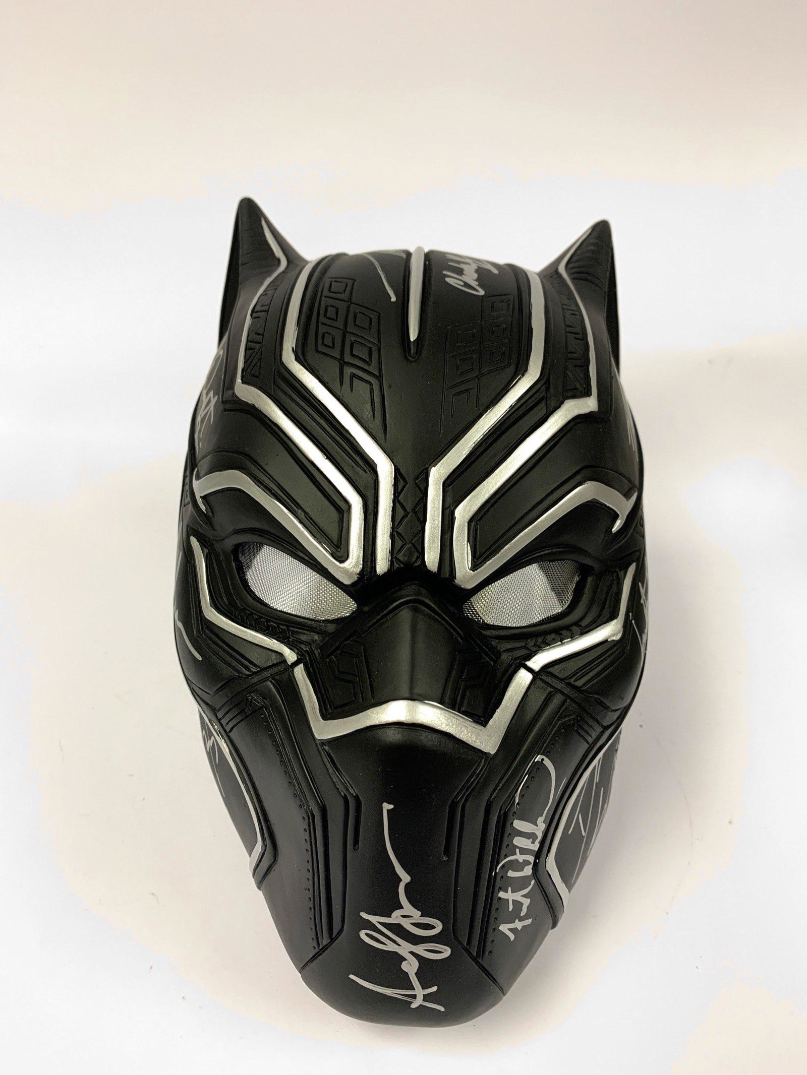 Autograph Signed Black Panther Helmet: Category: Autograph CollectiblesAutographed by: Chadwick Boseman, Michael B. Jordan, Lupita Nyong'o, Danai Gurira, Martin Freeman, Letitia Wright, Andy Serkis,Angela Bassett, John Kani, Daniel Kaluuya