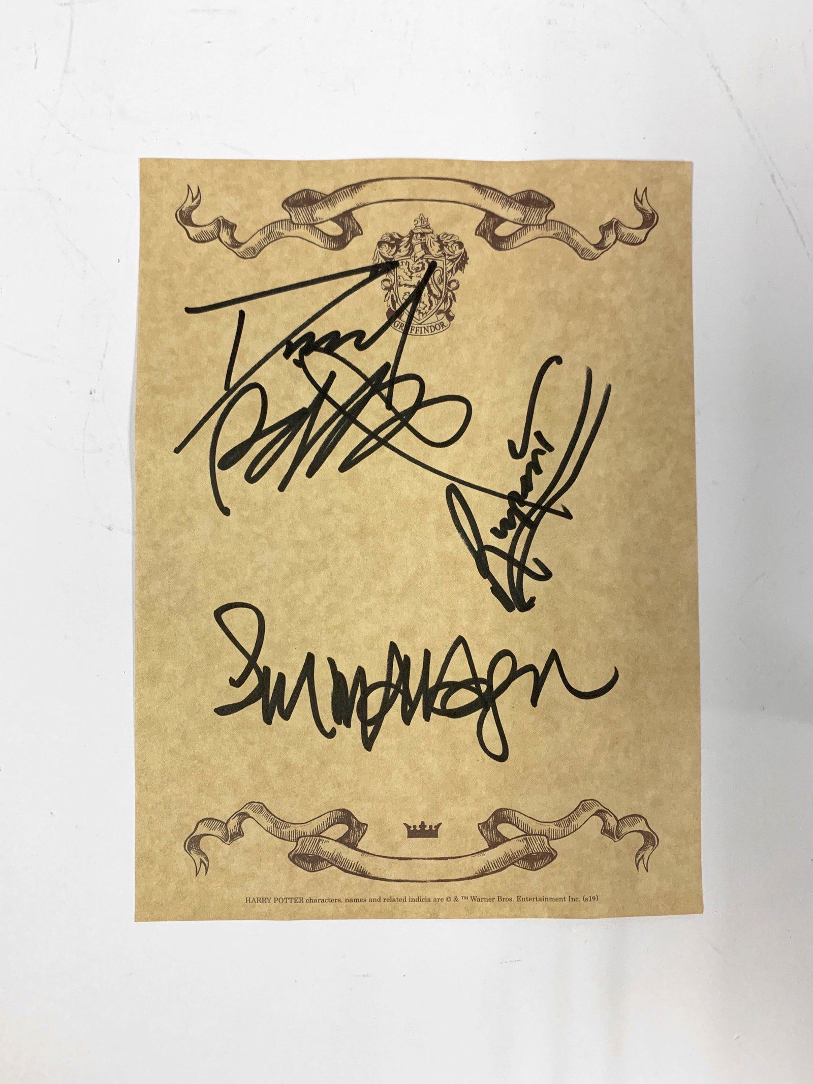 Autograph Signed Harry Potter Prints: Category: Autograph CollectiblesAutographed by: Daniel Radcliffe, Emma Watson, Rupert Grint Excellent ConditionDetails are as shown in the photos