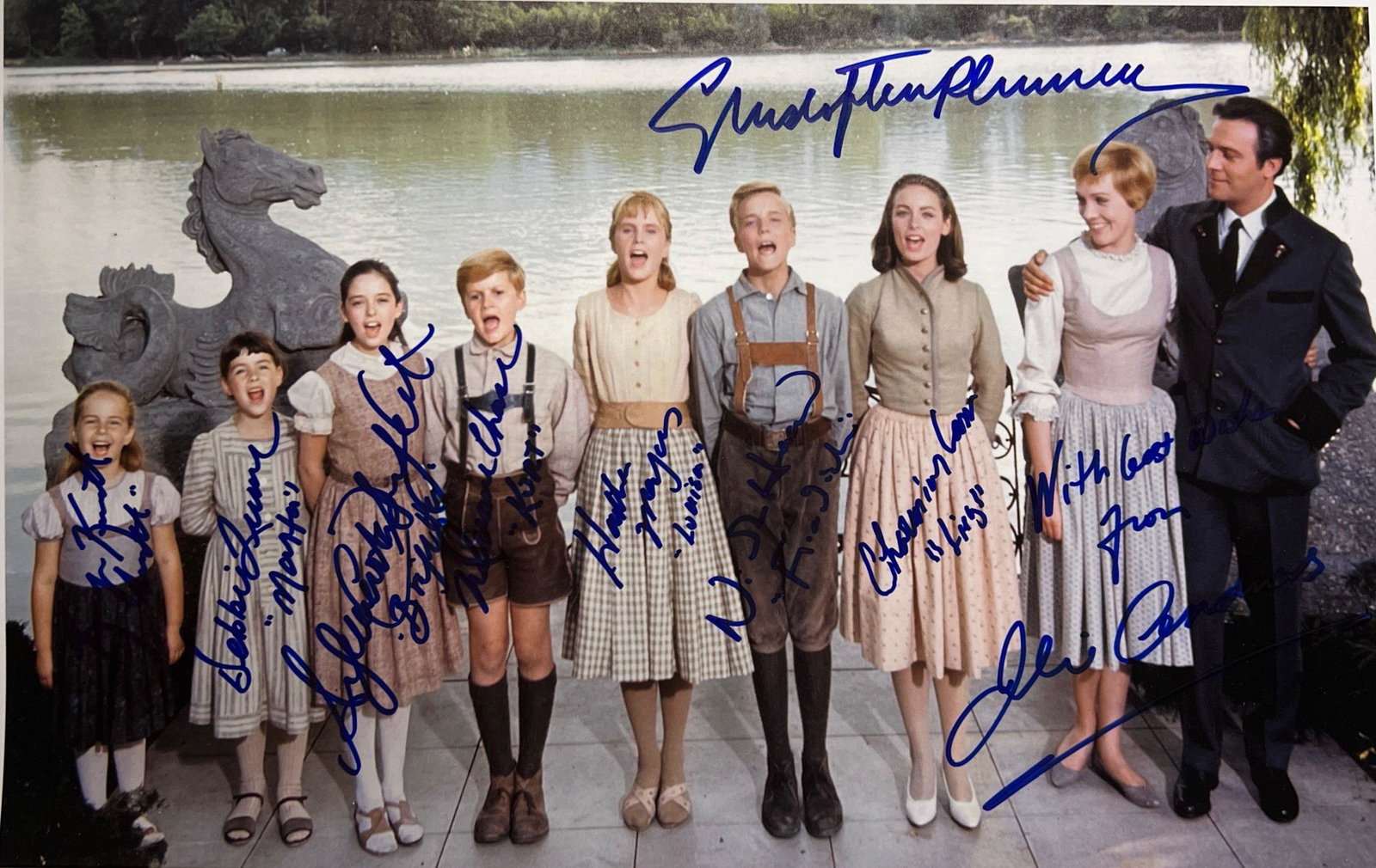 Autographed Sounds of Music Poster: Category: Autographed CollectiblesSize: A3Autographed: Charmian Carr, Nicholas Hammond, Julie Andrews, Heather Menzies, Duane Chase, Angela Cartwright, Debbie Turner, Kym Karath, Christopher Plummer E