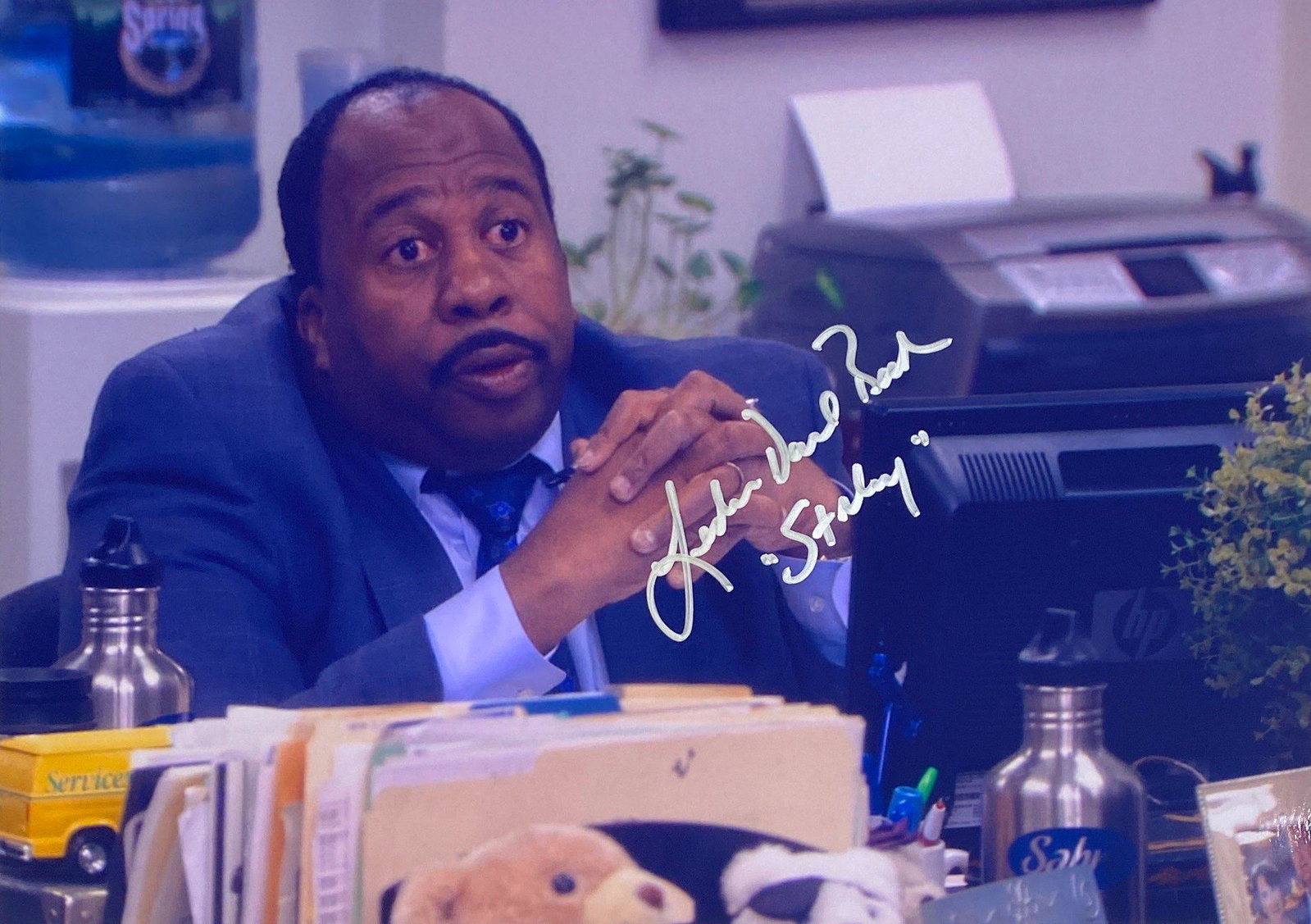 Autograph Signed The Office Photo: Category: Autograph CollectiblesSize: 8 x 10'Autograph: Leslie David Baker Excellent ConditionDetails are as shown in the photos