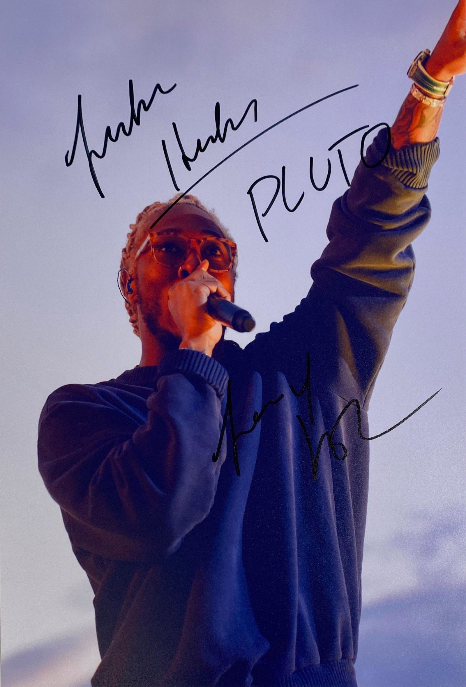 Autograph Signed Future Hendrix Photo: Category: Autograph CollectiblesSize: 8 x 10'Autograph: Future Hendrix Excellent ConditionDetails are as shown in the photos