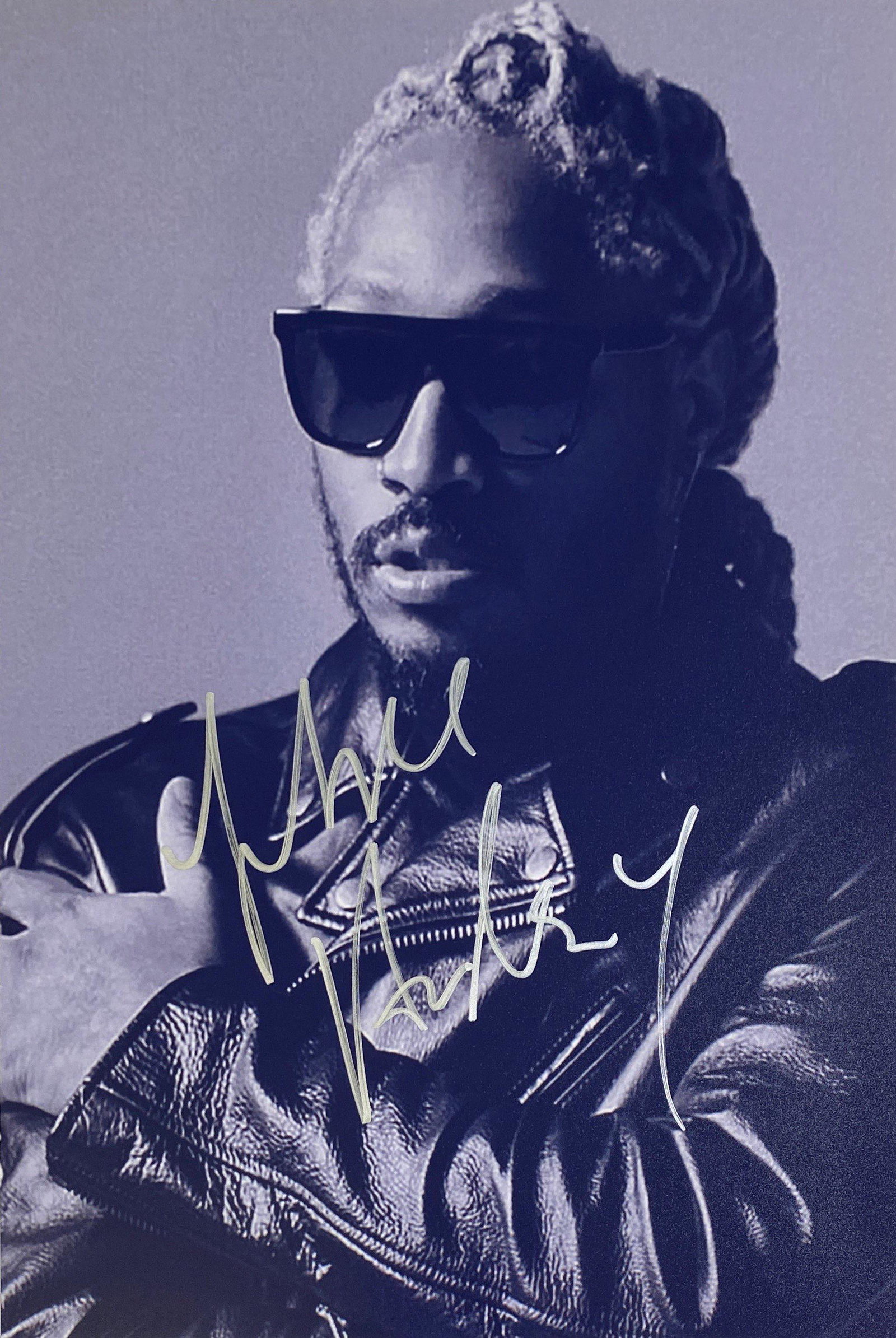 Autograph Signed Future Hendrix Photo: Category: Autograph CollectiblesSize: 8 x 10'Autograph: Future Hendrix Excellent ConditionDetails are as shown in the photos