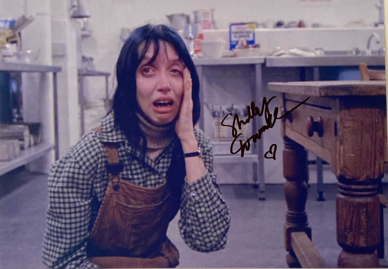 Autograph Signed Shining Photo: Category: Autograph CollectiblesSize: 8 x 10'Autograph: Shelley Duvall Excellent ConditionDetails are as shown in the photos