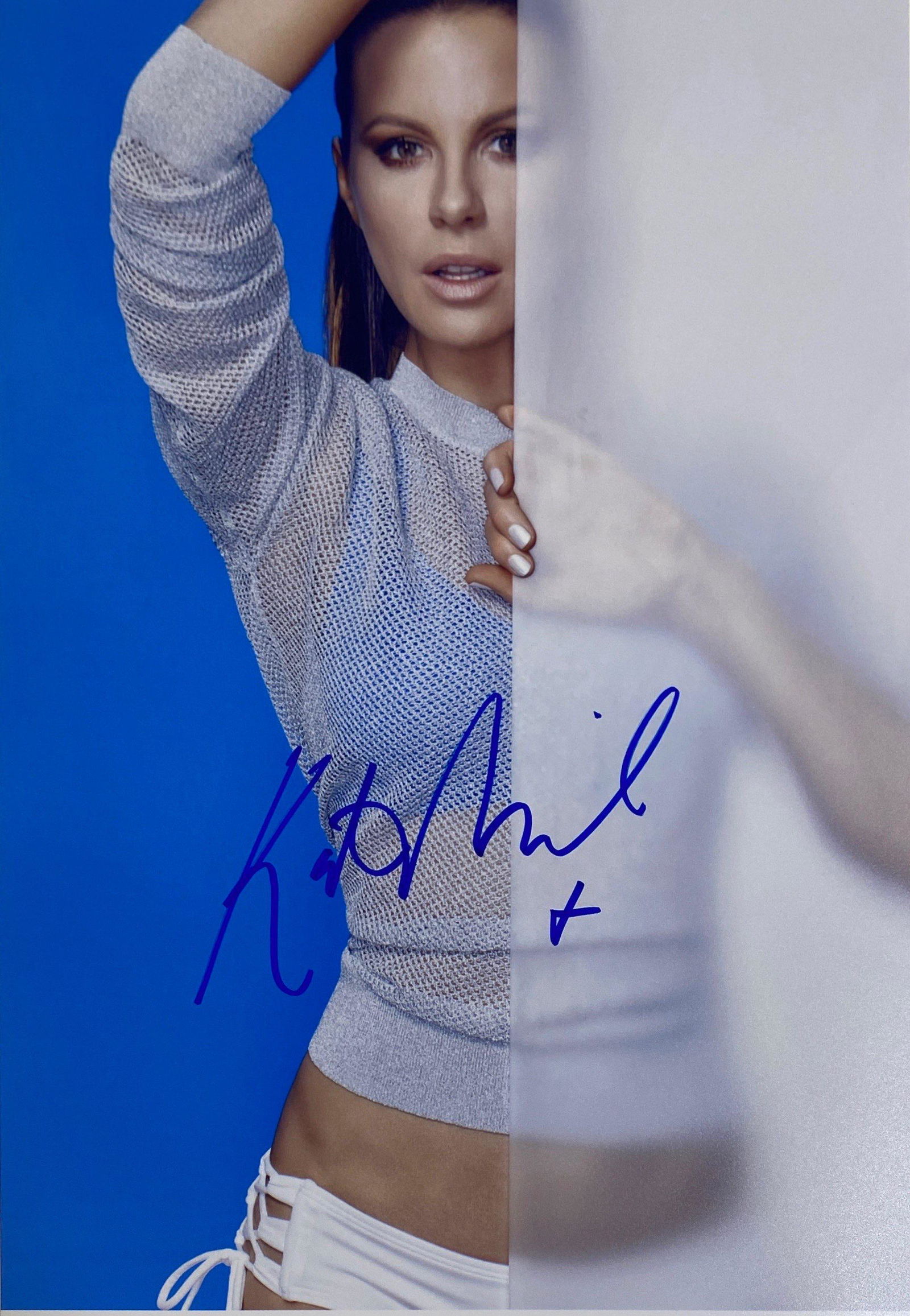 Autograph Signed Kate Beckinsale Photo (77079) on Sep 17, 2022 The Collectors Hub in Online