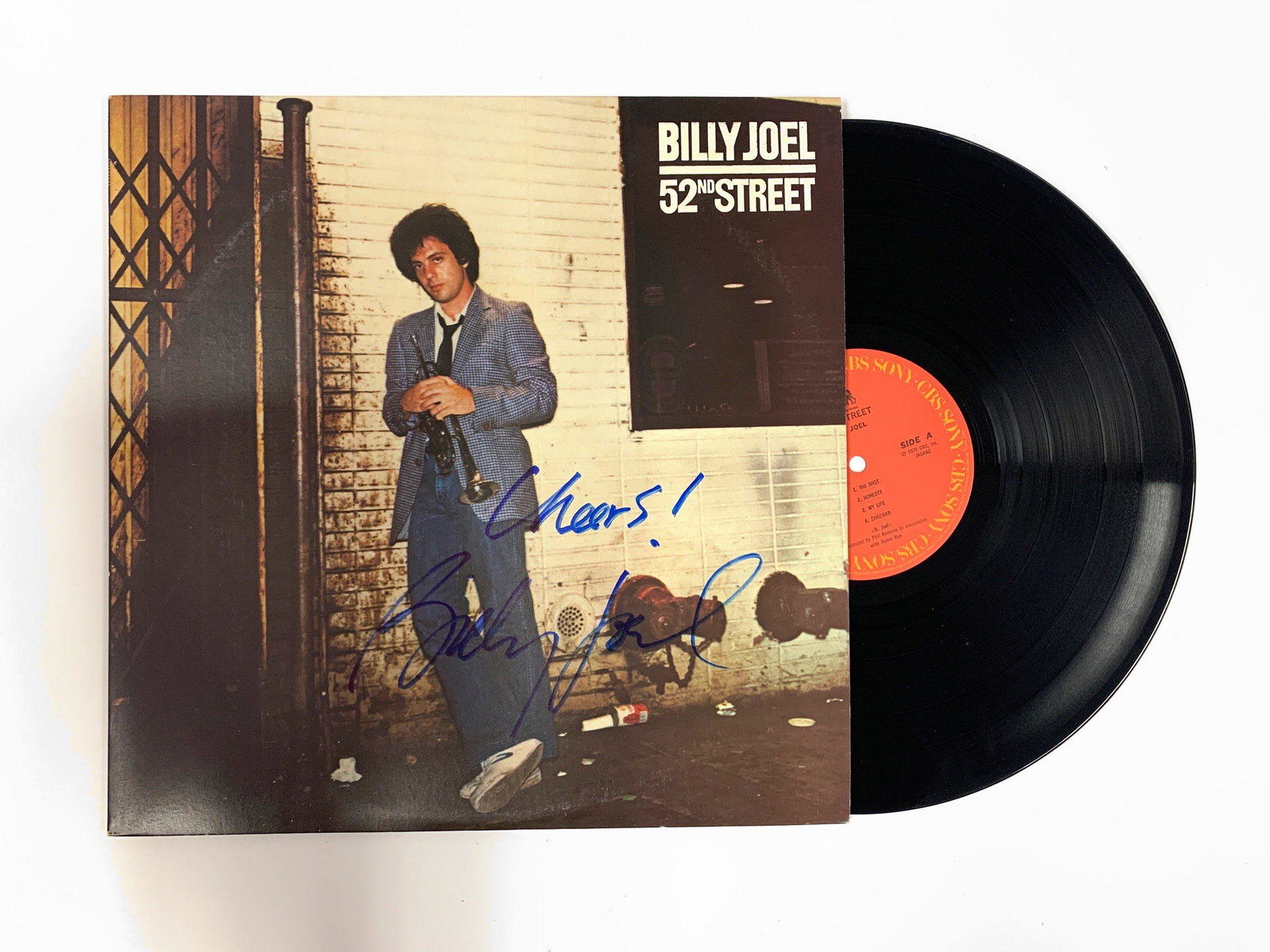 Autograph 52 Street Billy Joel Vinyl: Autograph Name(s): Billy JoelProduct Condition: VintageWe offer combined shipping and ship worldwide.Please read terms and condition regarding to postage fee, return guides and payment policies.