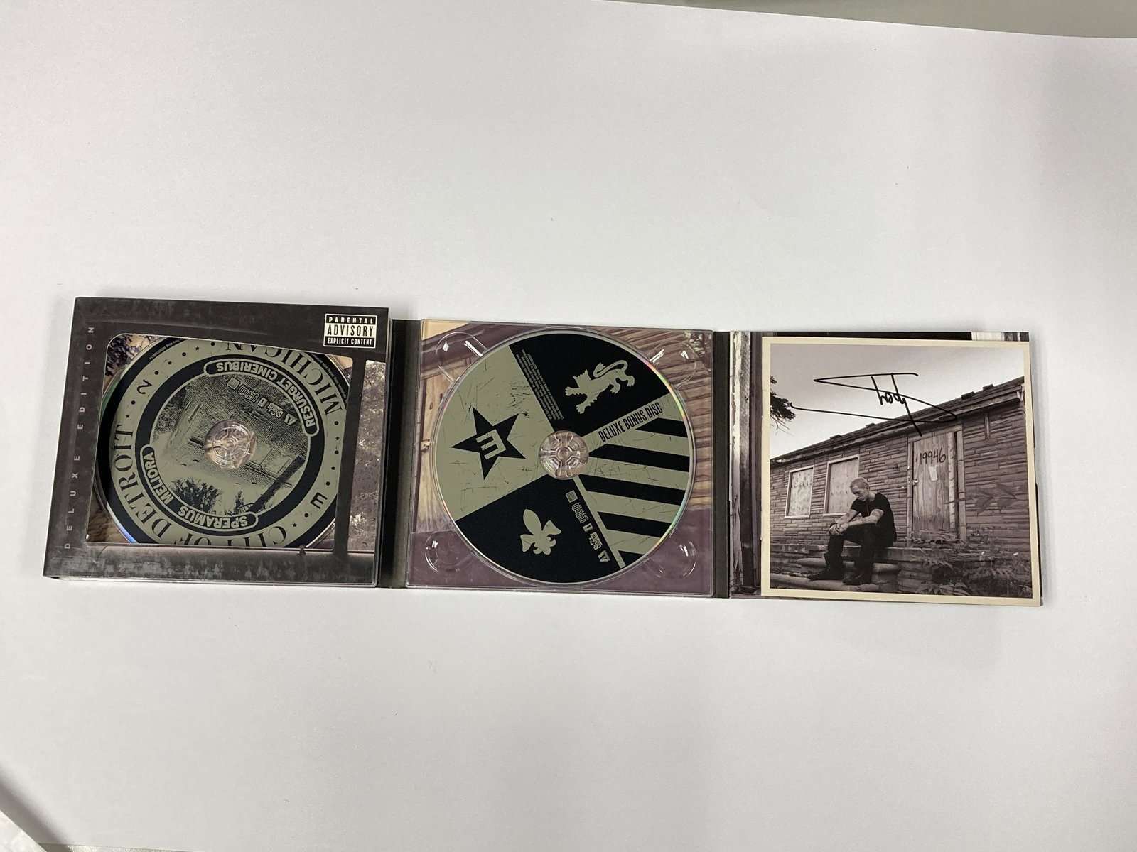 Autograph Signed Eminem Marshall Mathers 2 CD: Autograph Includes: EminemItem is in great condition with no damage, unframedItem is being vertified. Please review our Terms and Conditions before bidding, all sales are final. Welcome for any questi