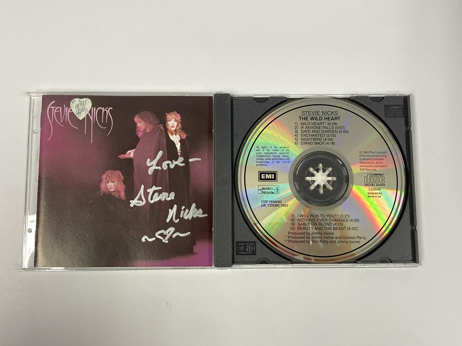 Autograph Signed Stevie Nicks Wild Heart CD: Autograph Includes: Stevie NicksItem is in great condition with no damage, unframedItem is being vertified. Please review our Terms and Conditions before bidding, all sales are final. Welcome for any 