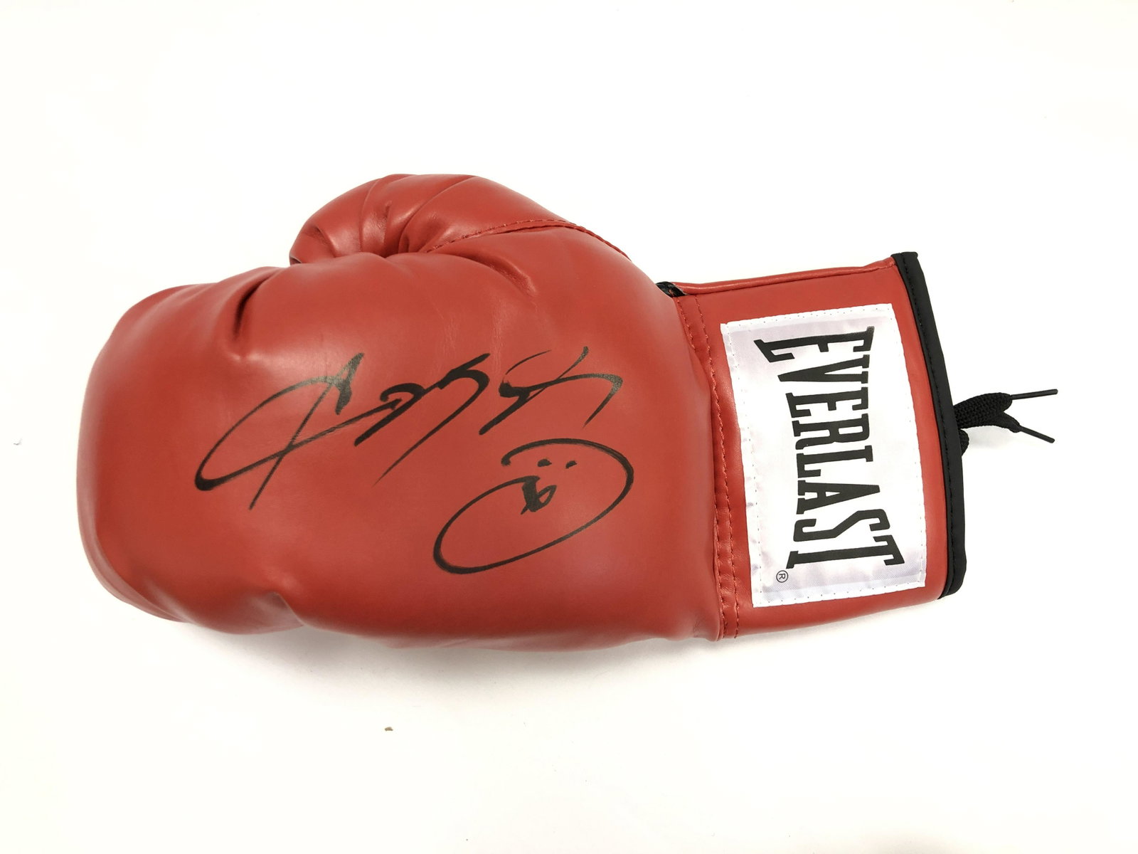 Sugar Ray Leonard Autograph Signd Boxing Glove: Category: Autograph CollectiblesAutograph Includes: Sugar Ray LeonardItems in Excellent Condition and Certified.