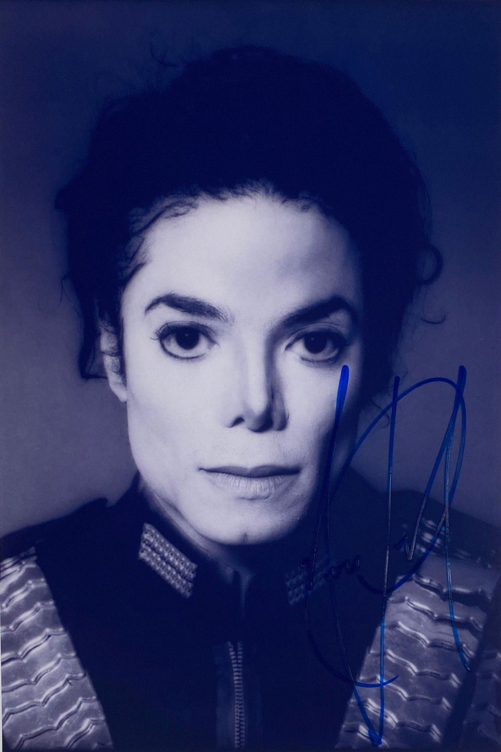 Autograph Signed Michael Jackson Photo (1 of 1)