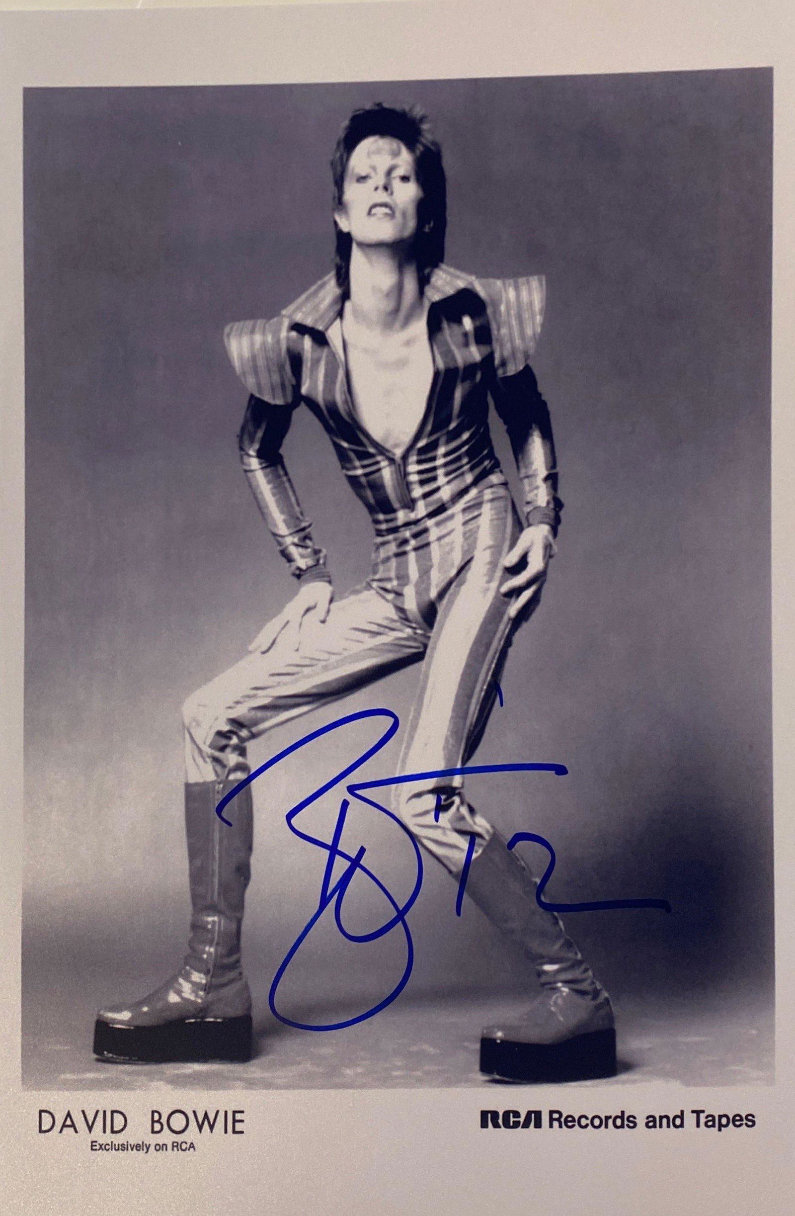 Autograph Signed David Bowie Photo (1 of 1)