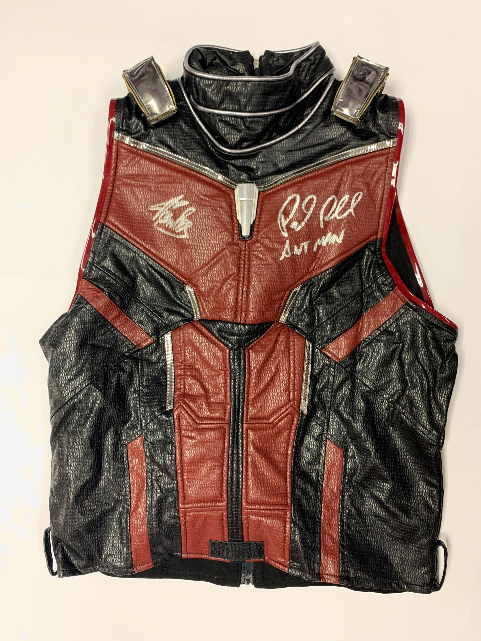 Autograph Antman Paul Rudd Vest (1 of 3)