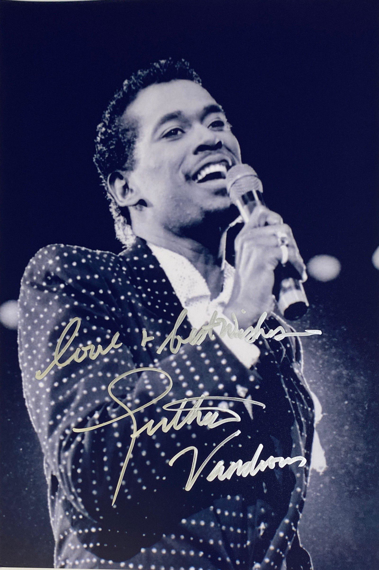 Autograph Signed  Luther Vandross Photo (1 of 1)