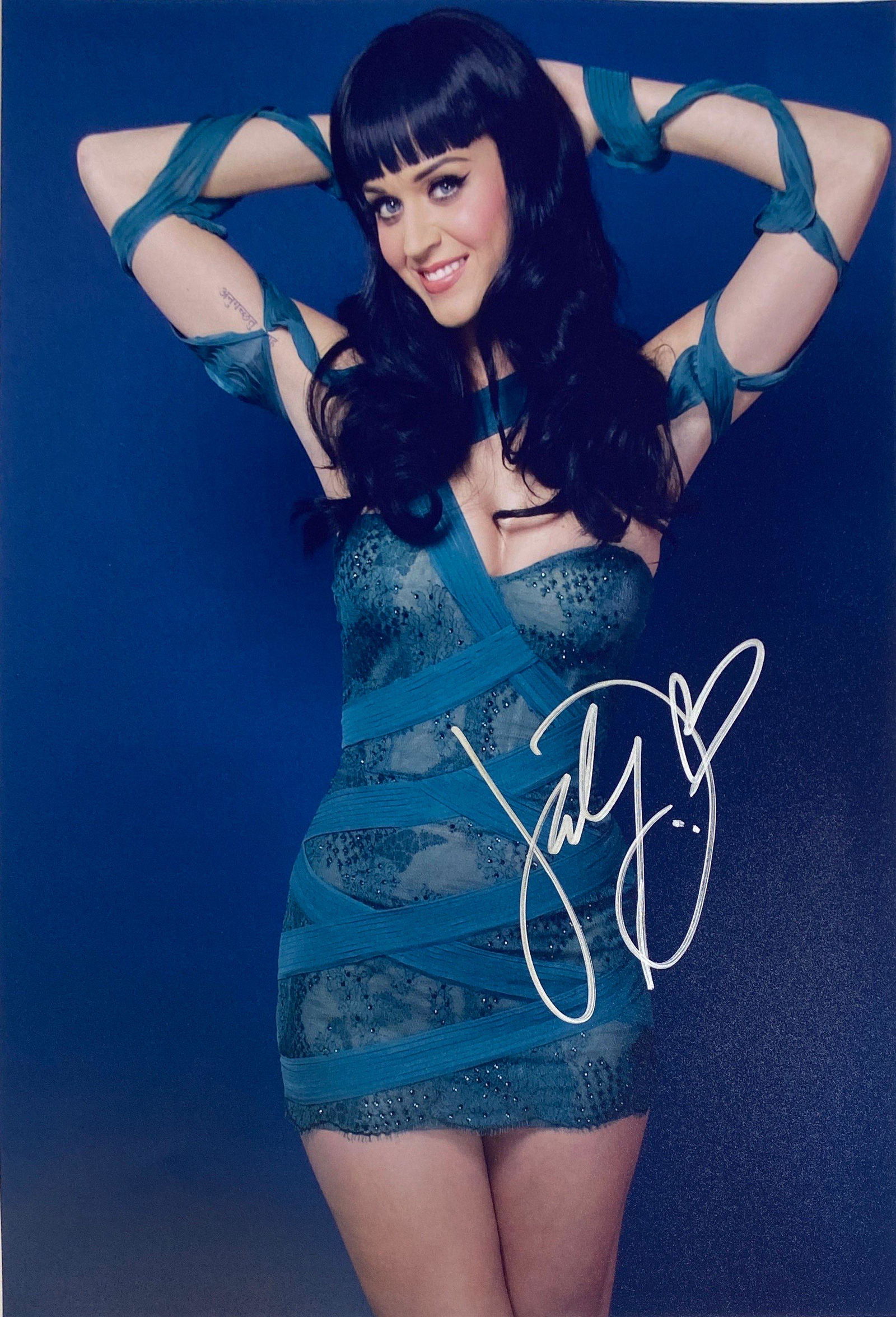 Autograph Signed  Katy Perry Photo (1 of 1)