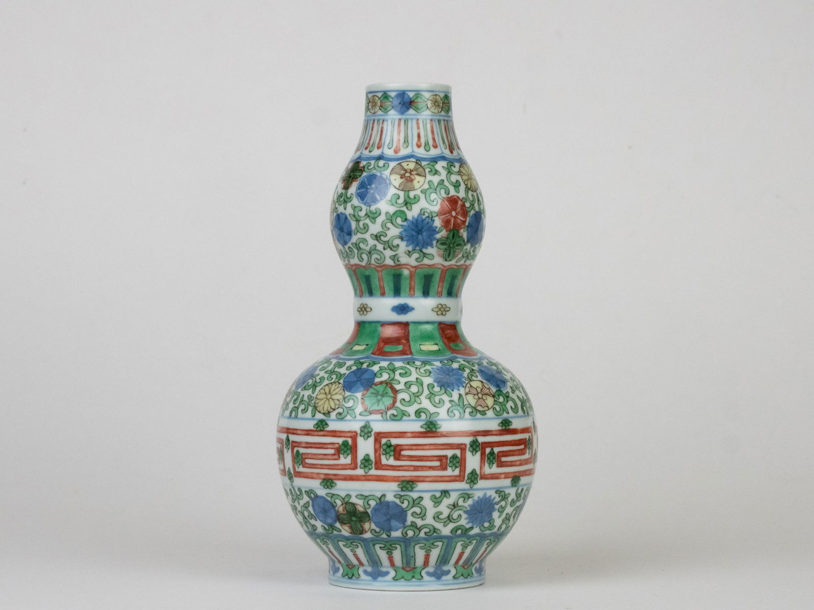 Guangxu Double Gourd Doucai Vase (1 of 4)