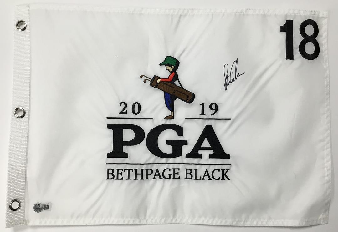 Stewart Cink 2019 PGA Bethpage Black #18 Signed Pin Flag Beckett BR77372: Stewart Cink Signed 2019 PGA Bethpage Black #18 Pin Flag Authenticated by Beckett Authentication Services Product Details: Official 2019 PGA Bethpage Black #18 